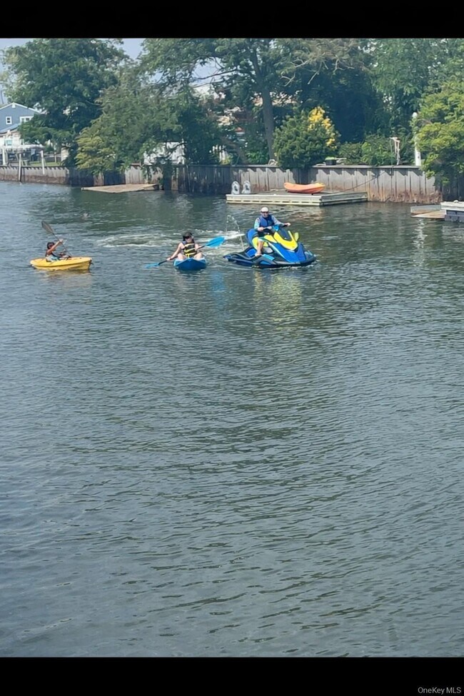 Building Photo - 14 Vinton St