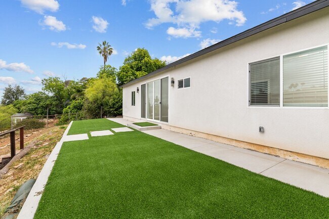 Building Photo - Overlooks SDSU!