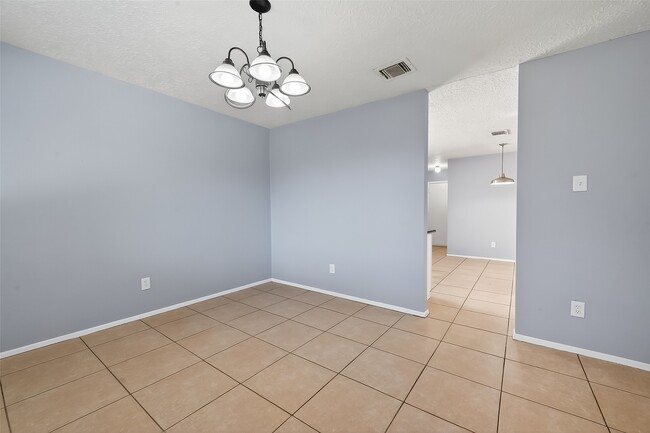 Building Photo - 1842 Freshmeadow Dr