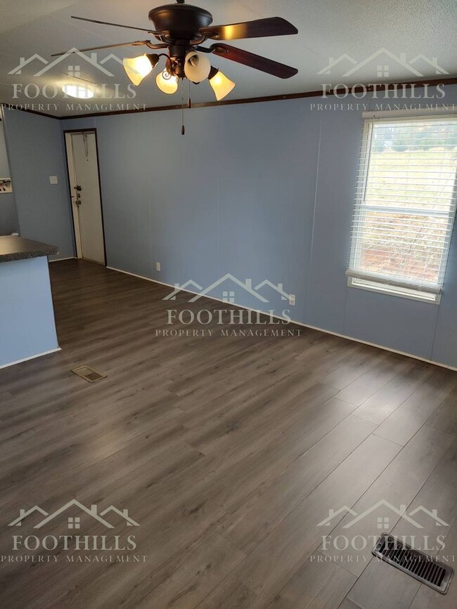 Building Photo - 101 Inez St