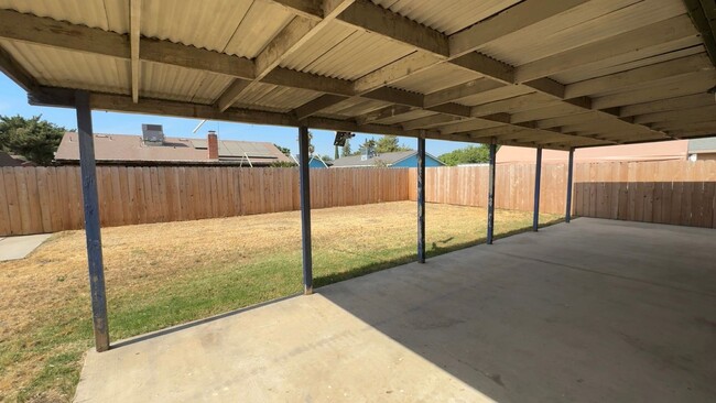 Building Photo - Like New! Newly Remodeled Home for Rent in...