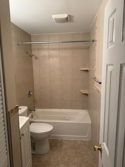 Building Photo - 1519 N Windsor Dr