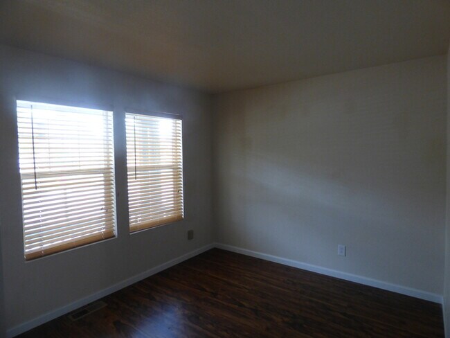 Building Photo - Stunning 4 bedroom/ 2.5 bath home with 2 car Attached Garage in Fort Collins, Colorado