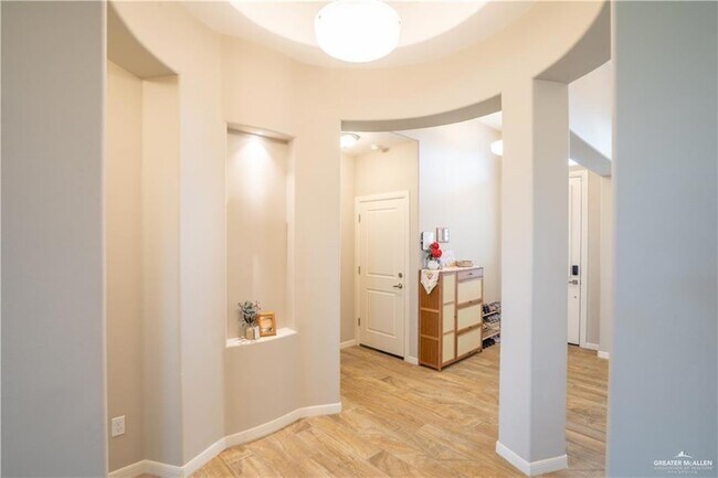 Building Photo - 4600 Choke Canyon Dr