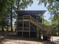Building Photo - 725 N Main St