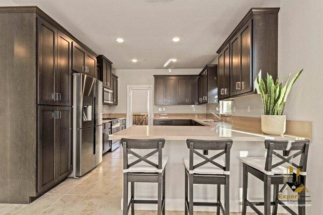 Building Photo - 232 Rochdale St