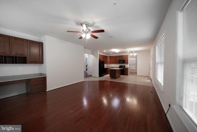 Building Photo - 7356 Tottenham Dr