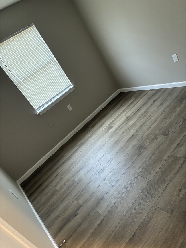 Building Photo - 101 Jewel Cove