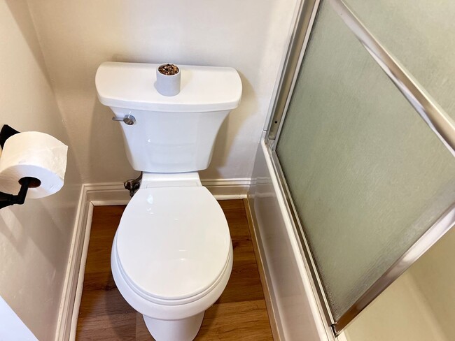 Building Photo - Charming Condo Near Monterey Coast