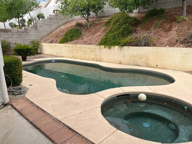 Building Photo - POOL and SPA! SINGLE STORY SUMMERLIN HOUSE...