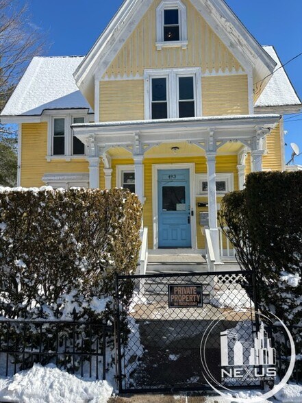 Primary Photo - 493 Howard Ave