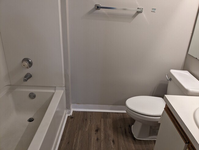 Building Photo - 1241 University Ct