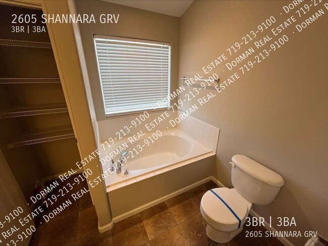 Building Photo - 2605 Shannara Grove