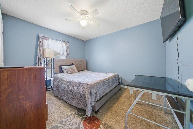 Building Photo - 1306 E Church St