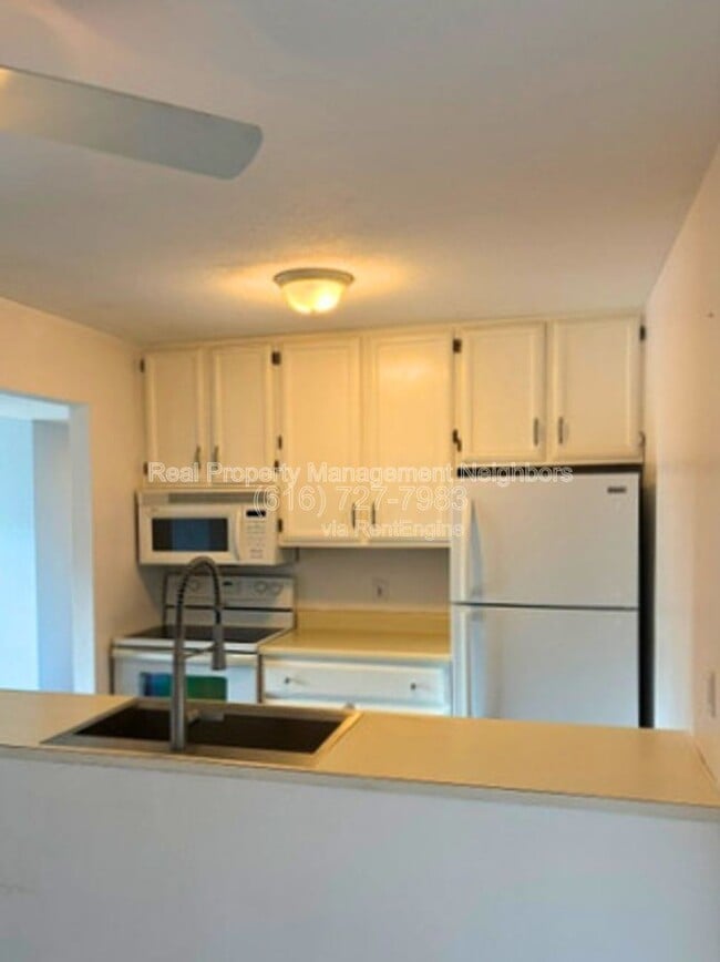 Building Photo - 4326 Norman Dr SE