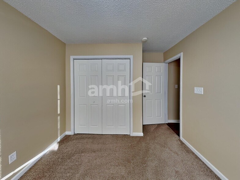 Building Photo - 1438 Dowell St