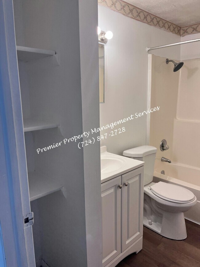 Building Photo - 453 McCleery St