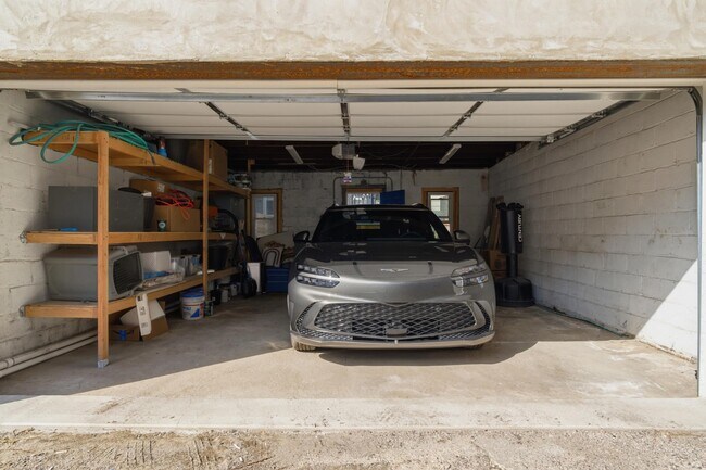 Building Photo - 303 4th St