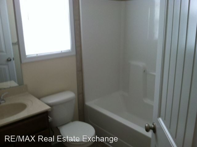 Building Photo - 3703-3709 Hillcrest Dr