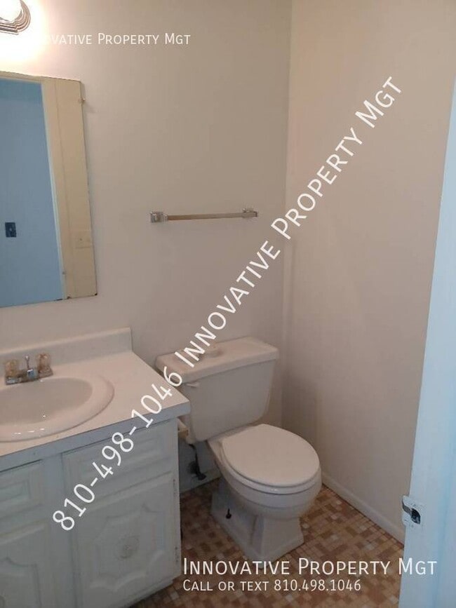 Building Photo - 6012 Holiday Gardens Dr