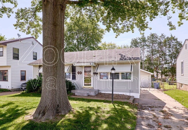 Building Photo - 3608 St Cosmas Ln