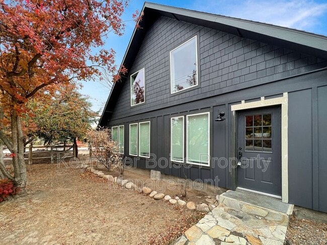 Primary Photo - 5600 N Pierce Park Ln