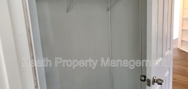 Building Photo - 1425 40th St S