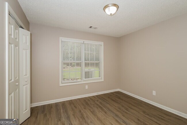 Building Photo - 2045 Reserve Pkwy