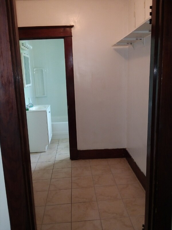 Building Photo - 1122 9th St