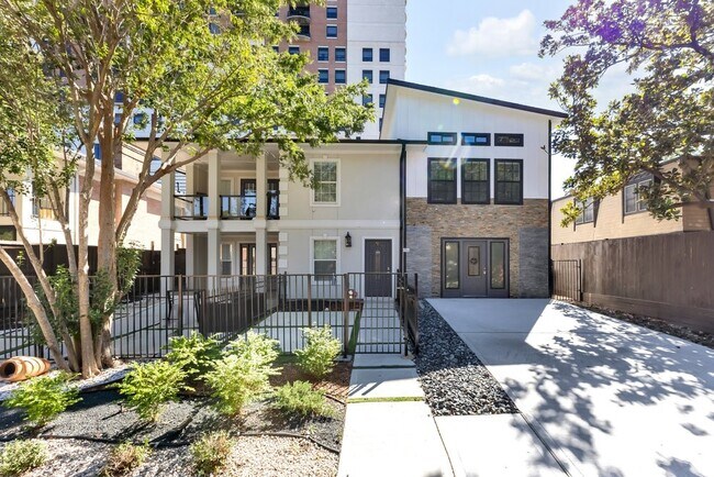 Primary Photo - 6325 Riverview Way