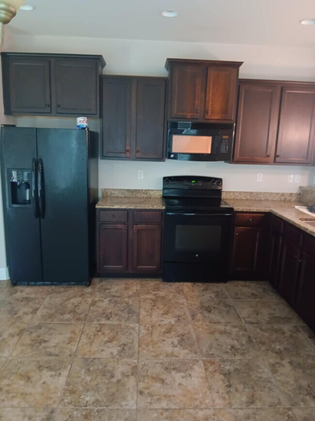 Building Photo - 14137 Waterford Cove