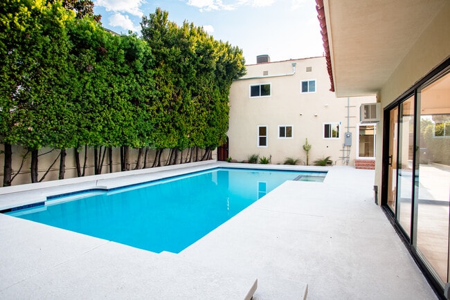 Building Photo - 157 N Vista St