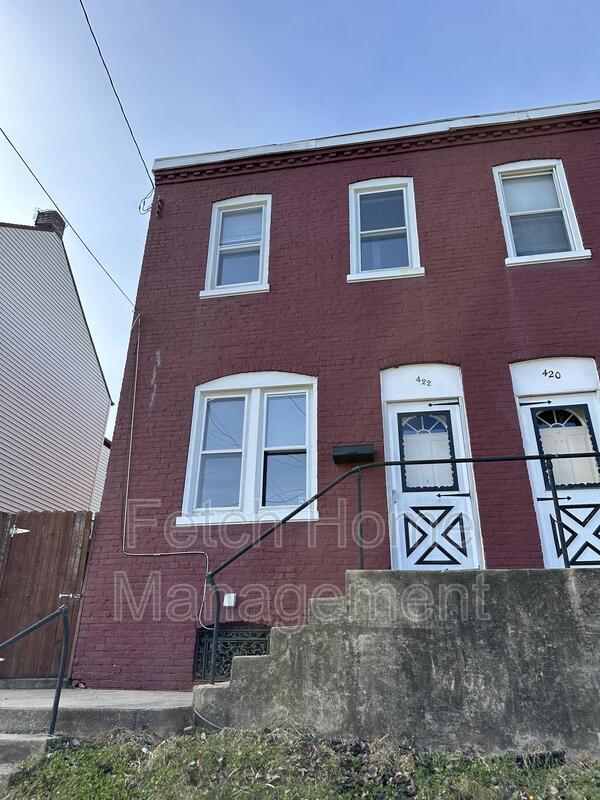 Building Photo - 422 Hillside Ave