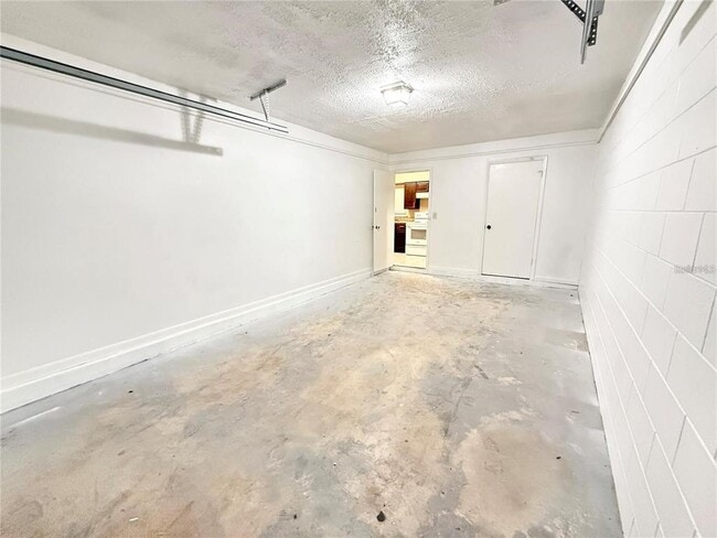 Building Photo - 1507 N Thacker Ave