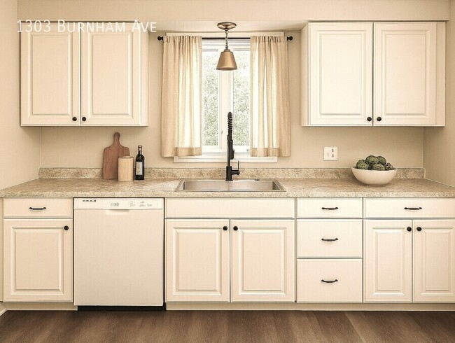 Building Photo - 1303 Burnham Ave