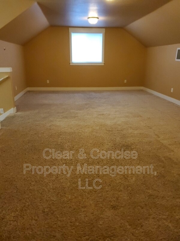 Building Photo - 920 Arcadia Dr