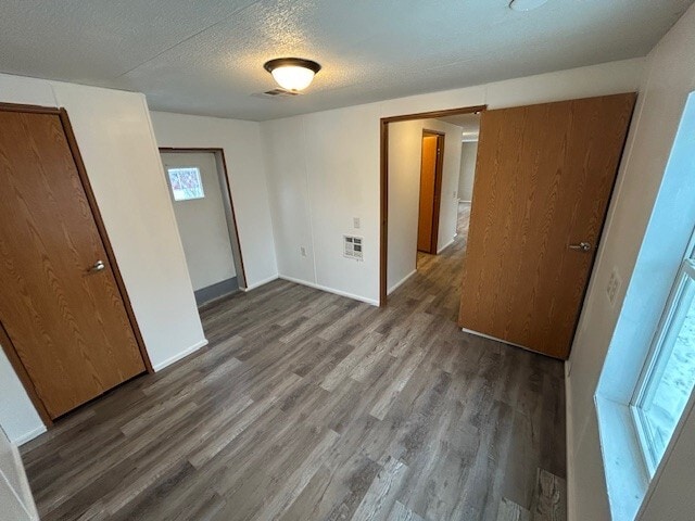 Building Photo - 111 S Cedar Dr