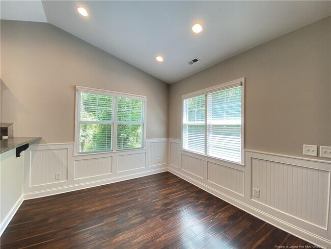 Building Photo - 181 Fairfax Dr