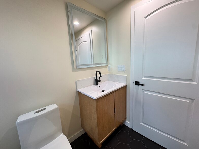 Building Photo - 815 Arden Ave