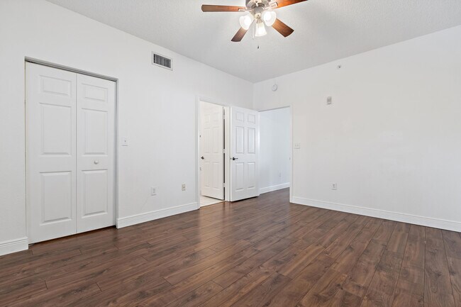 Building Photo - 2806 Veronia Dr