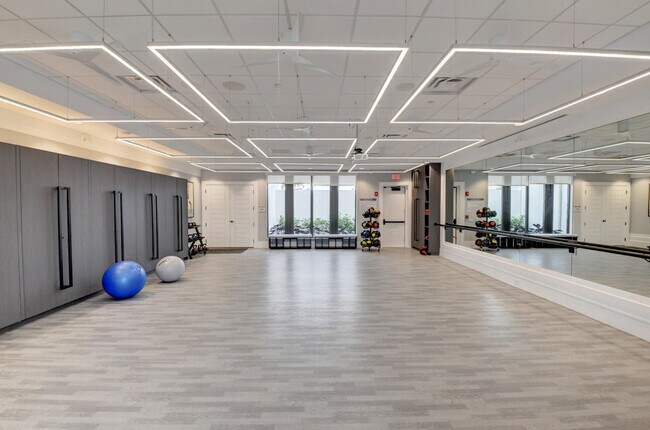 Building Photo - 17222 Blue Bayou Dr