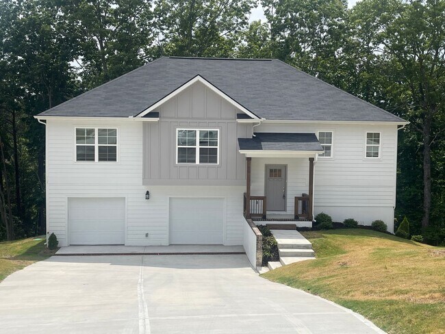 Building Photo - Rental in Ooltewah - 3 Bedrooms + Finished Basement