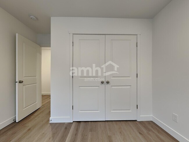 Building Photo - 9397 W Shumard St