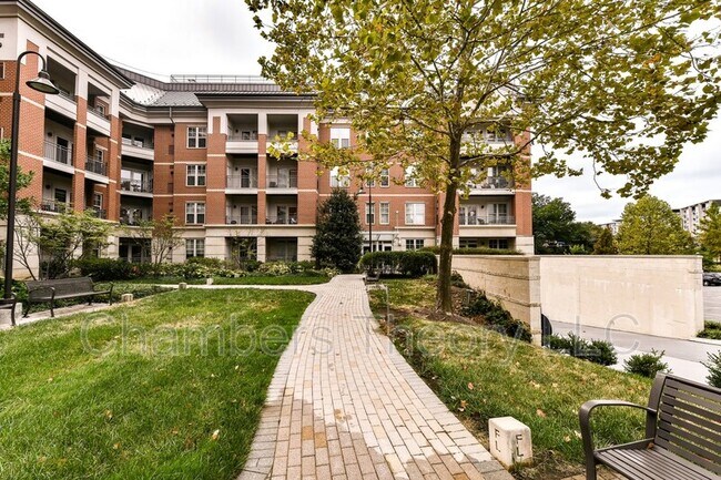 Building Photo - 11770 Sunrise Valley Dr