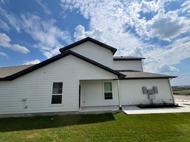 Building Photo - Stunning 4x3 Luxury Duplex in Buda, TX!
