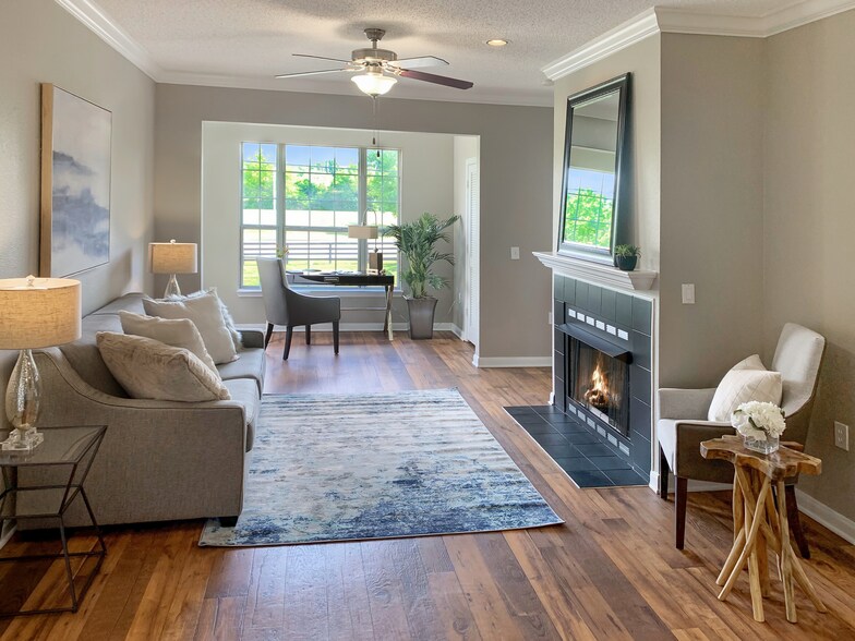 Building Photo - The Enclave Hartland