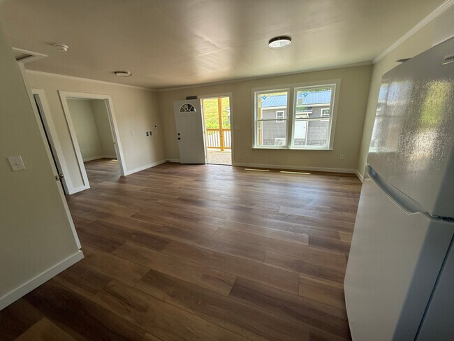 Building Photo - 6497 Daniels Fork