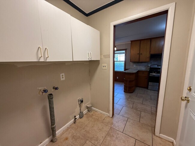 Building Photo - 3761 E 39th Pl