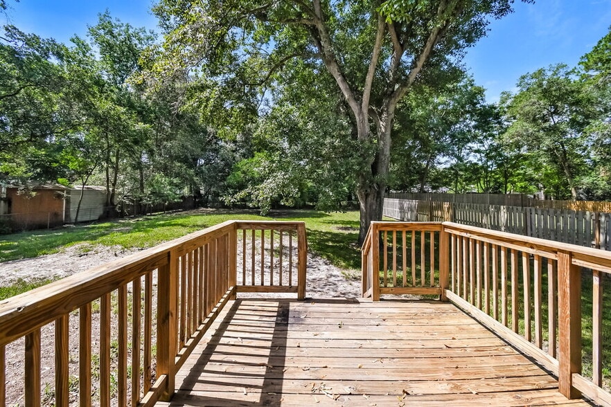 Building Photo - 8442 Finwood Ave