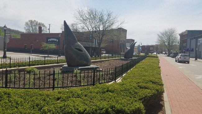 Building Photo - Updated and historic downtown Council Bluffs apartment